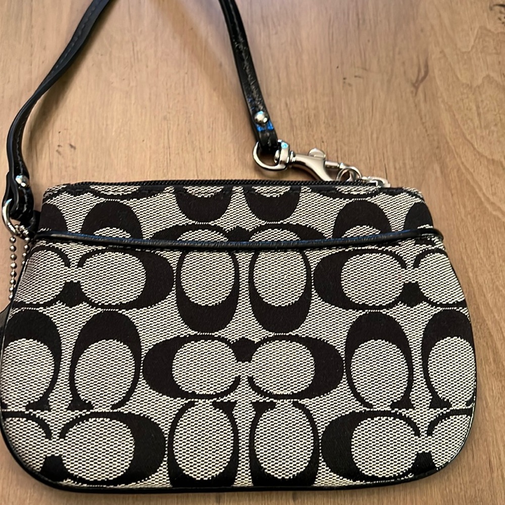 EUC Coach Signature Wristlet